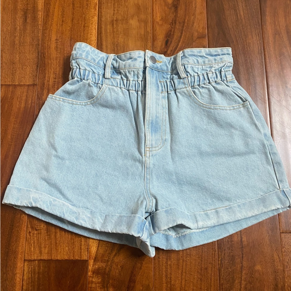 Gilli Denim Shorts Size Small Light Wash Denim Mom High Rise Jean